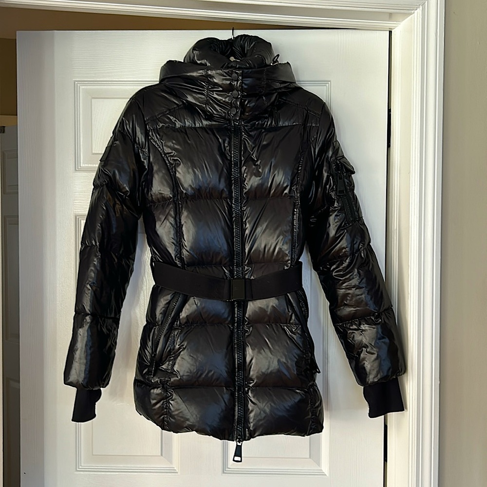 Sam.
Soho Belted Down Mid-Length Puffer Jacket